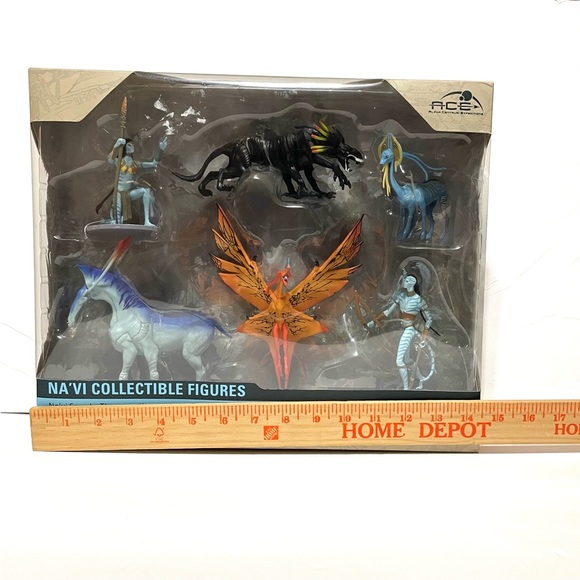Disney Parks Avatar Na'vi 6 Collectible Figures - Picture 7 of 8